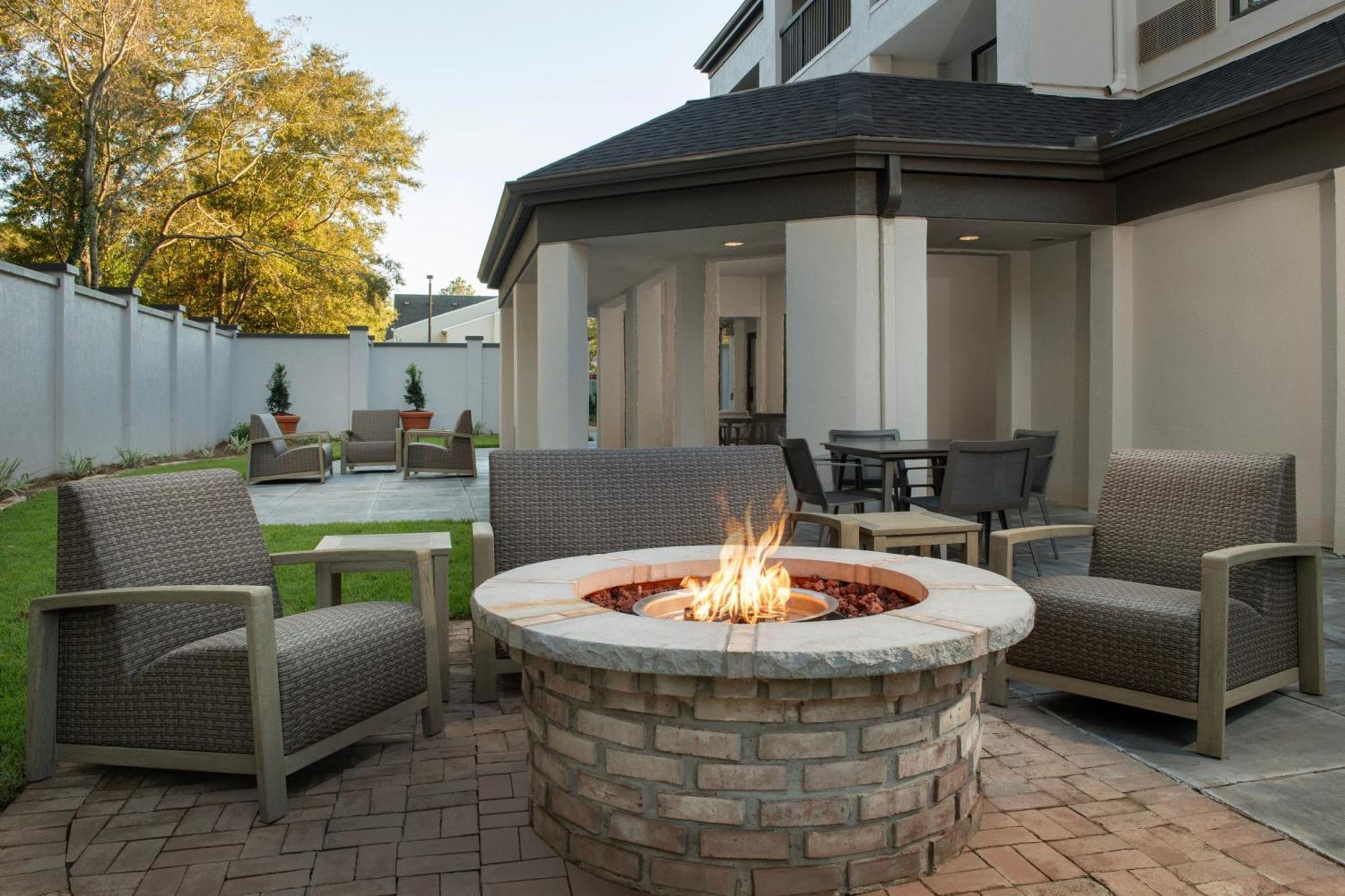 Courtyard By Marriott Dothan Exterior foto